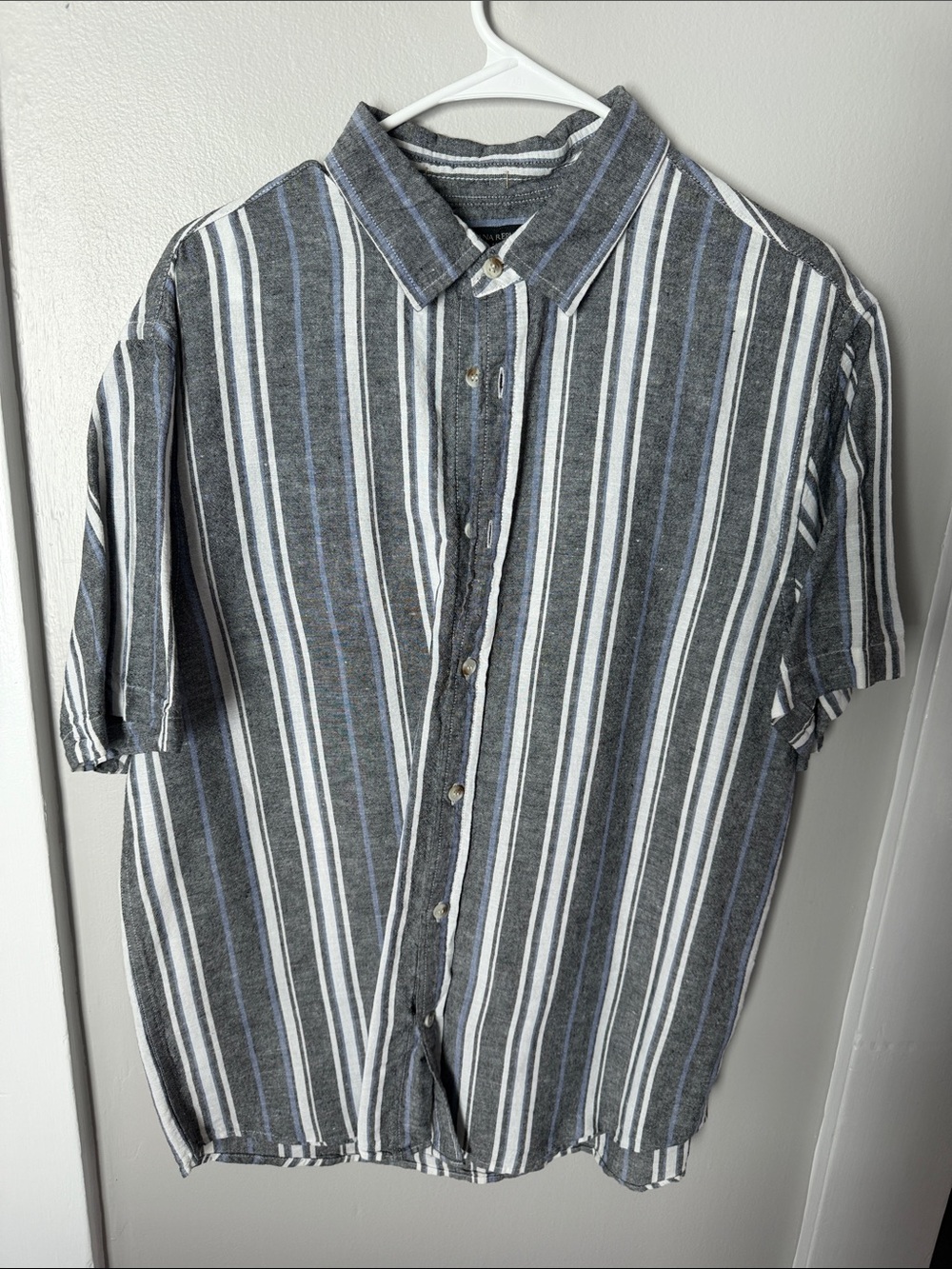 Banana Republic Men's Short-Sleeve Button-Up Shirt - Gray, White, Blue Stripe